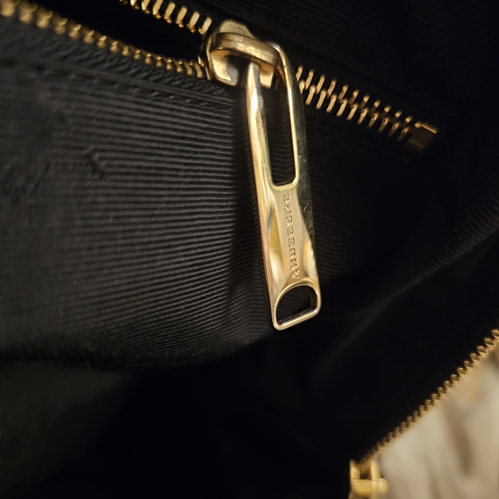 ‼️Sale‼️Burberry Green Leather Women's Bag - Picture 13 of 16